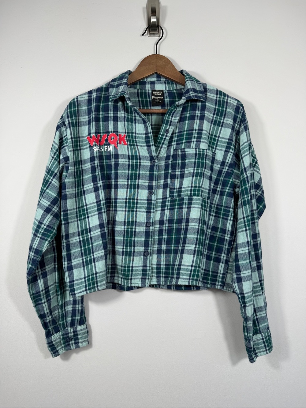 Stranger Things Hawkins Hitmaker WJQK Plaid Flannel Shirt Women’s S 4-6